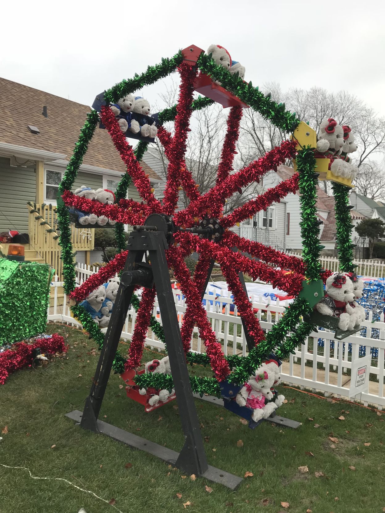 Peteyville is the Christmas light display to end all Christmas light displays